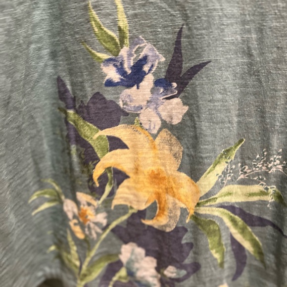 76. WOMENS CHICO’S 2/L DETAIL TOP - Picture 3 of 5